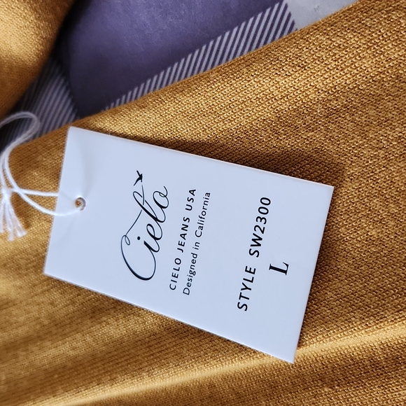 Long cardigan sweater - Picture 2 of 5